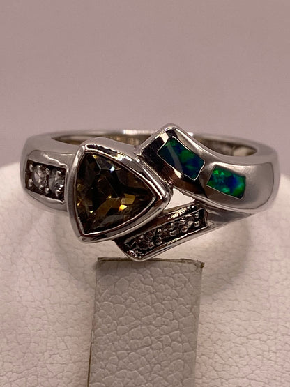 Anillo de Plata Ley 925 con Ópalo y Zirconia Color Champagne Diseño Moderno, vista posterior
