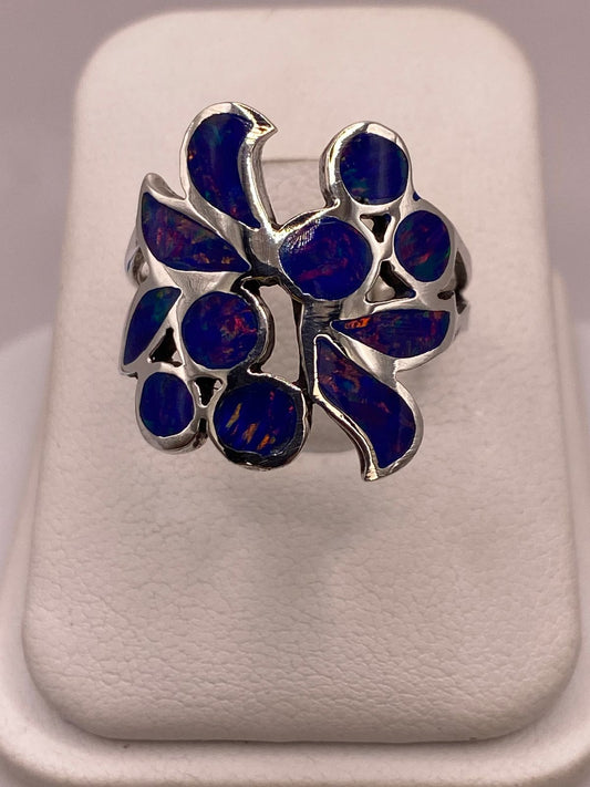 Anillo de Plata Ley 925 con Ópalo Azul en báscula mostrando peso
