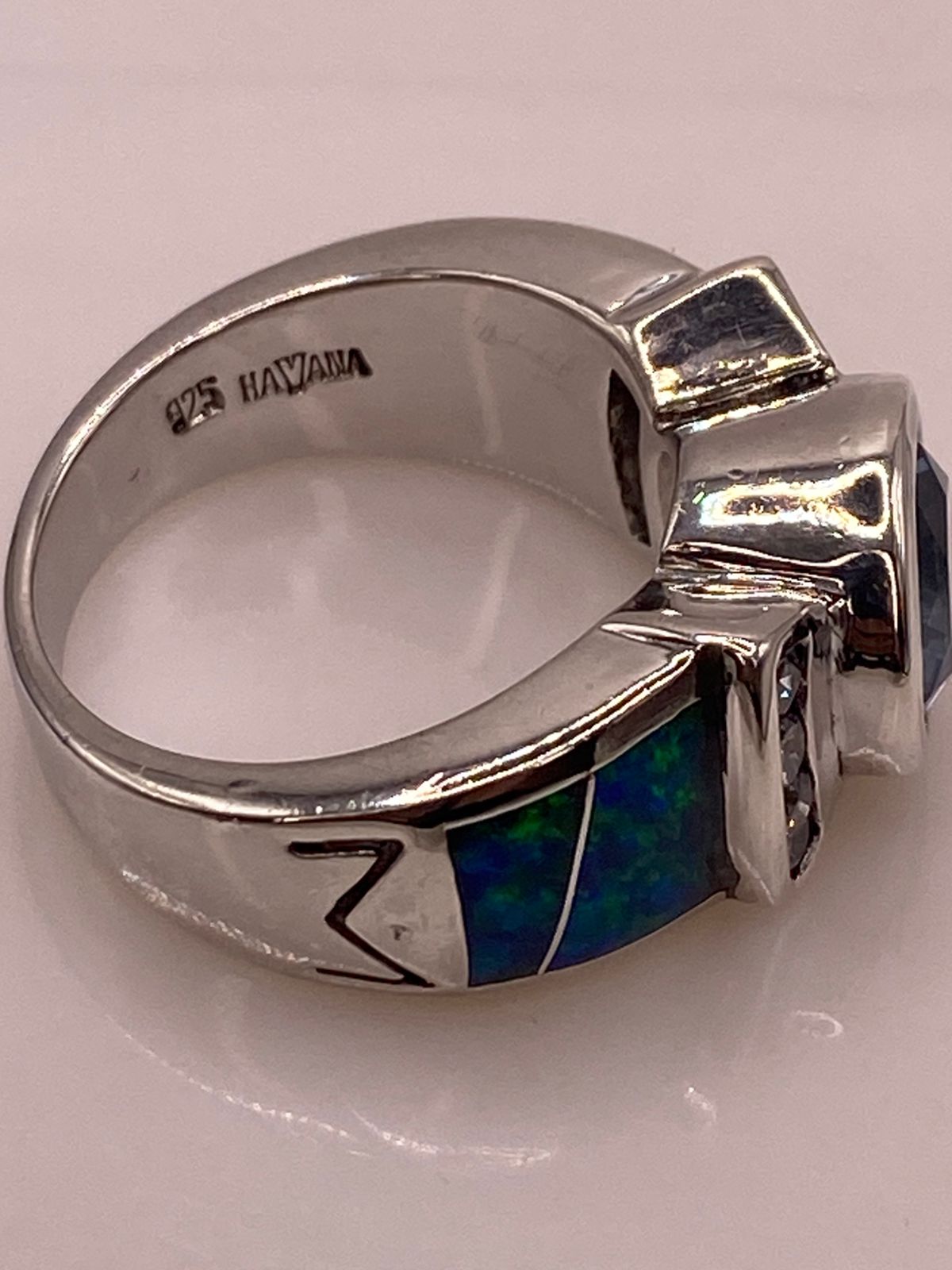 Anillo de Plata Ley 925 con Ópalo Azul, Zirconia y Piedra Central Azul, sello de autenticidad Plata Ley .925