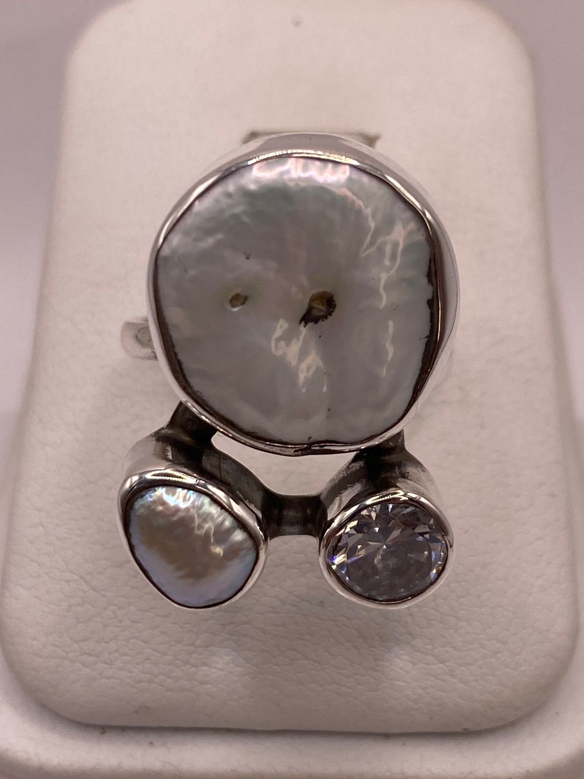 Anillo de Plata Ley 925 con Perla y Zirconia, vista superior