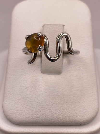 Anillo de Plata Ley 925 con Piedra Ámbar, vista frontal