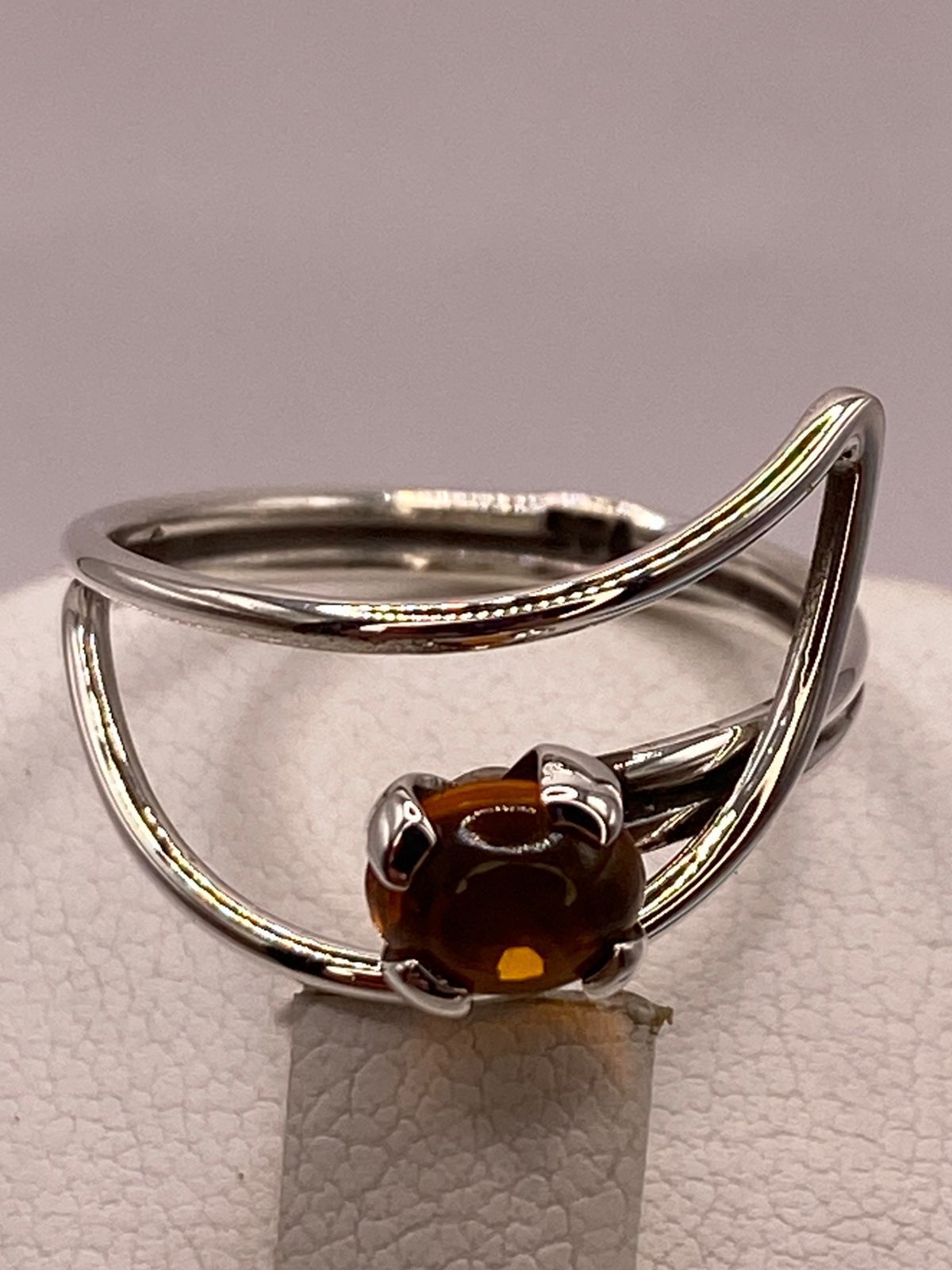 Anillo de Plata Ley 925 con Piedra Ámbar, sello de autenticidad Plata Ley .925