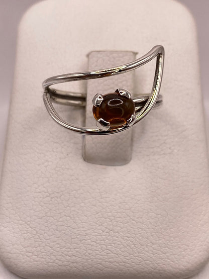 Anillo de Plata Ley 925 con Piedra Ámbar, vista de detalle