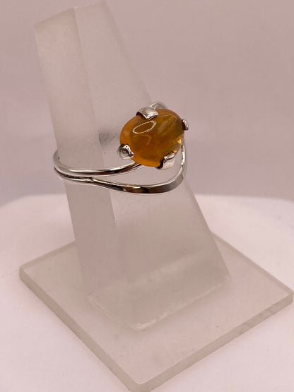 Anillo de Plata Ley 925 con Piedra Ámbar, vista frontal