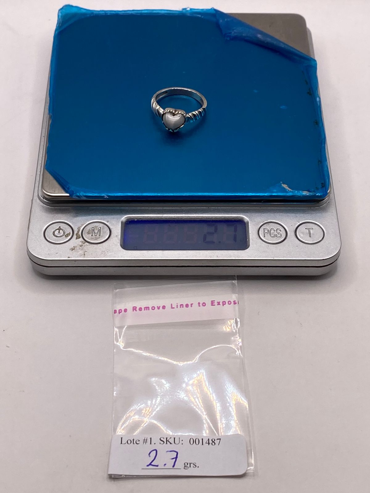 Anillo de Plata Ley 925 con Piedra Corazón Blanca, peso en gramos (báscula)