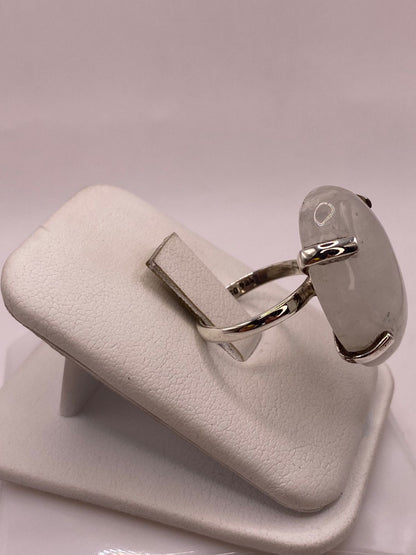Anillo de Plata Ley 925 con Piedra Luna, vista lateral