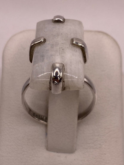 Anillo de Plata Ley 925 con Piedra Luna Natural, vista frontal
