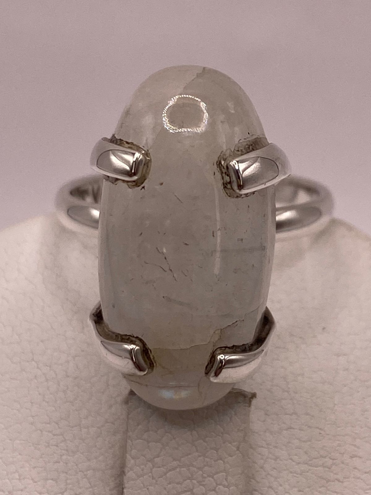 Anillo de Plata Ley 925 con Piedra Luna Natural, vista superior
