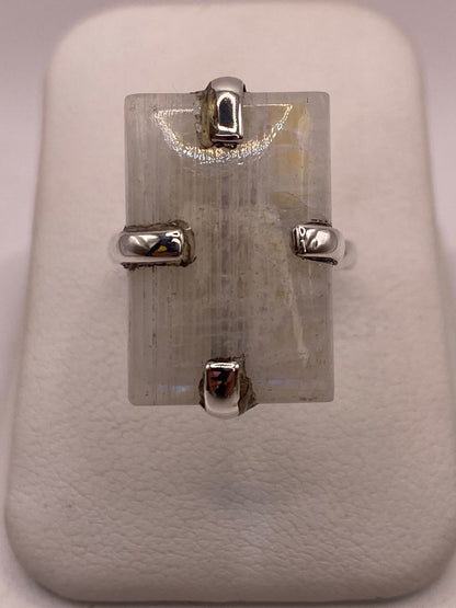 Anillo de Plata Ley 925 con Piedra Luna Natural, vista frontal