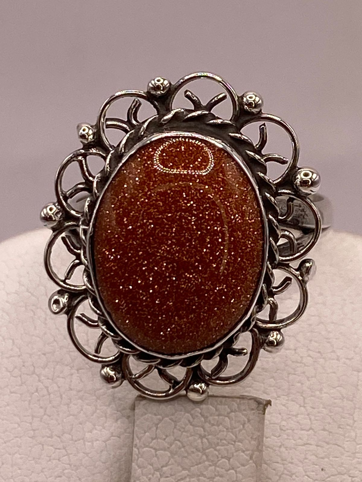 Anillo de Plata Ley 925 con Piedra Sol Dorada, sello de autenticidad Plata Ley .925
