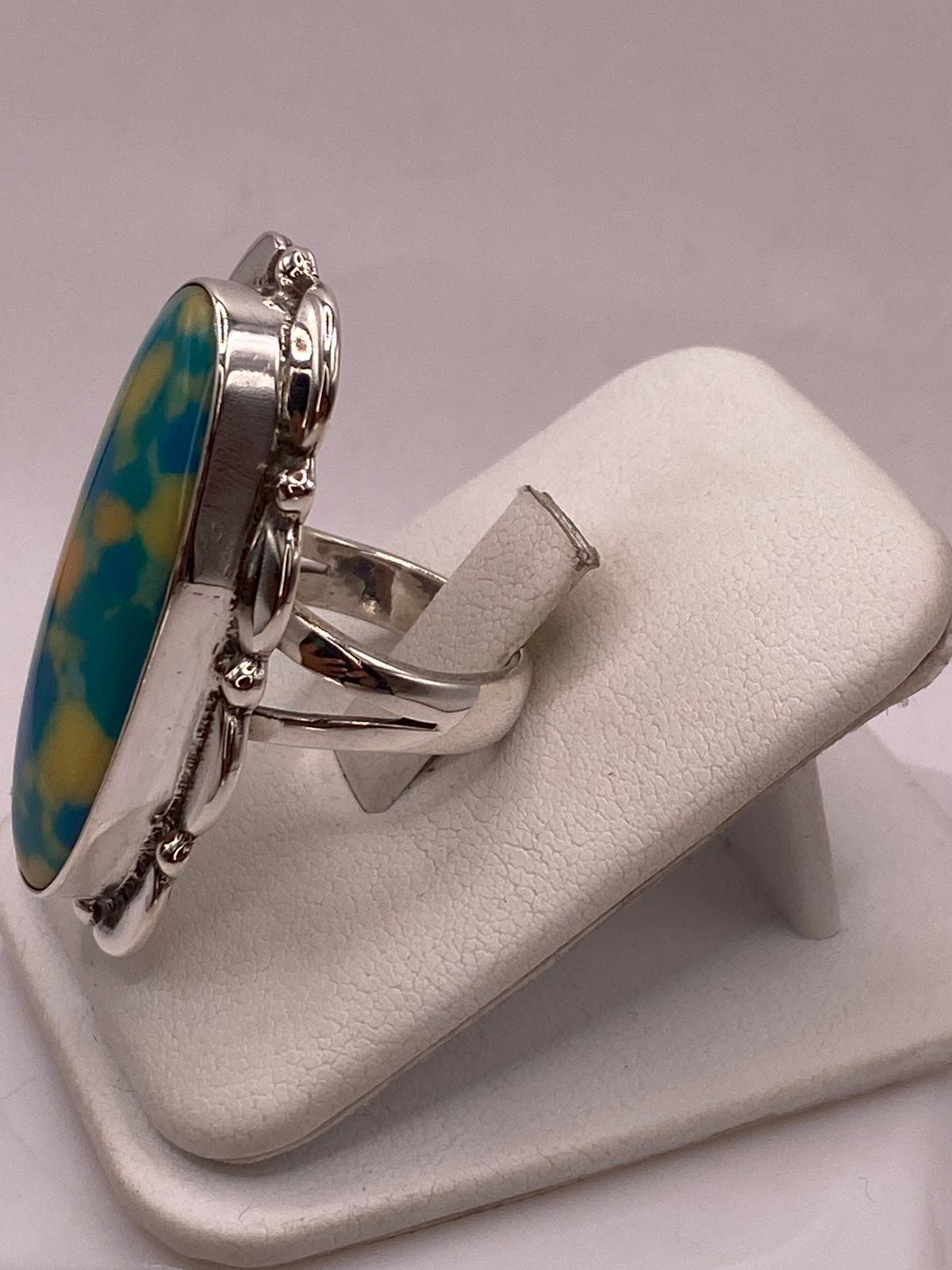 Anillo de Plata Ley 925 con Turquesa Multicolor, vista lateral