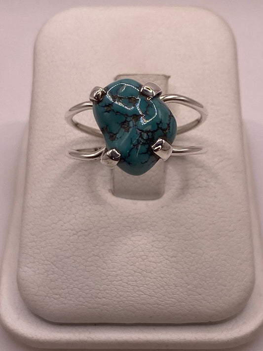 Anillo de Plata Ley 925 con Turquesa Natural — ángulo diagonal