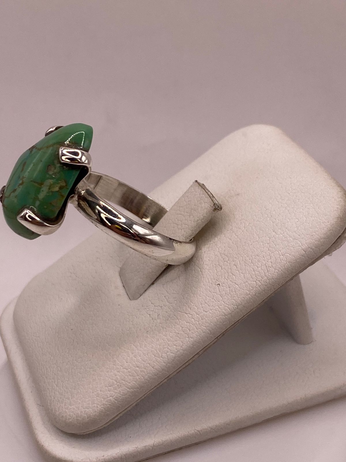 Anillo de Plata Ley 925 con Turquesa Natural, vista de detalle