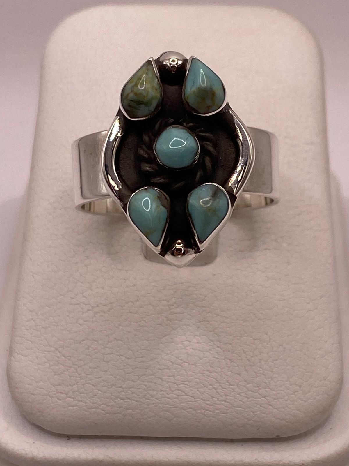 Anillo de Plata Ley 925 con Turquesa Natural, vista de detalle