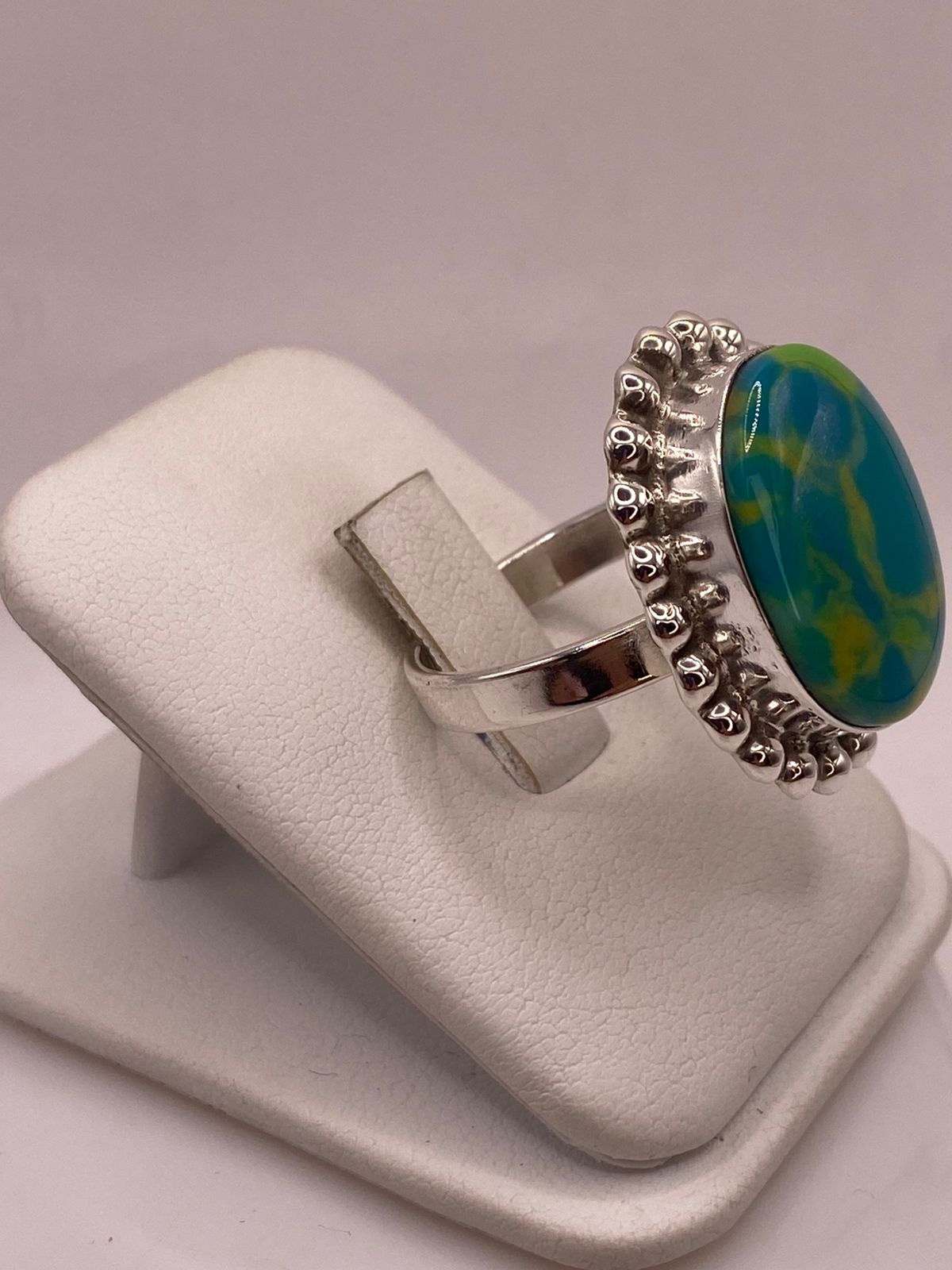 Anillo de Plata Ley 925 con Turquesa Natural, vista de detalle