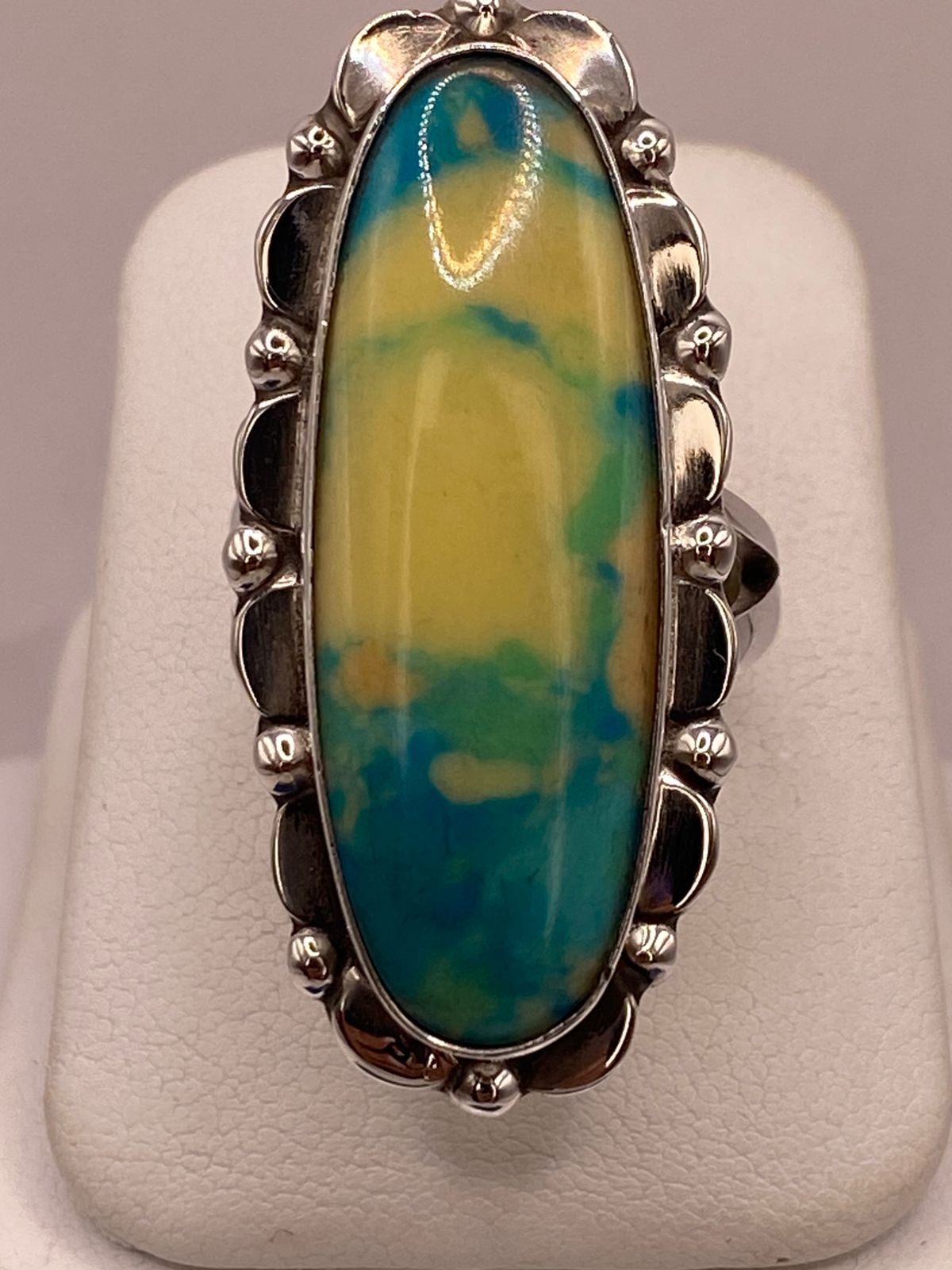Anillo de Plata Ley 925 con Turquesa Natural Multicolor, vista de detalle