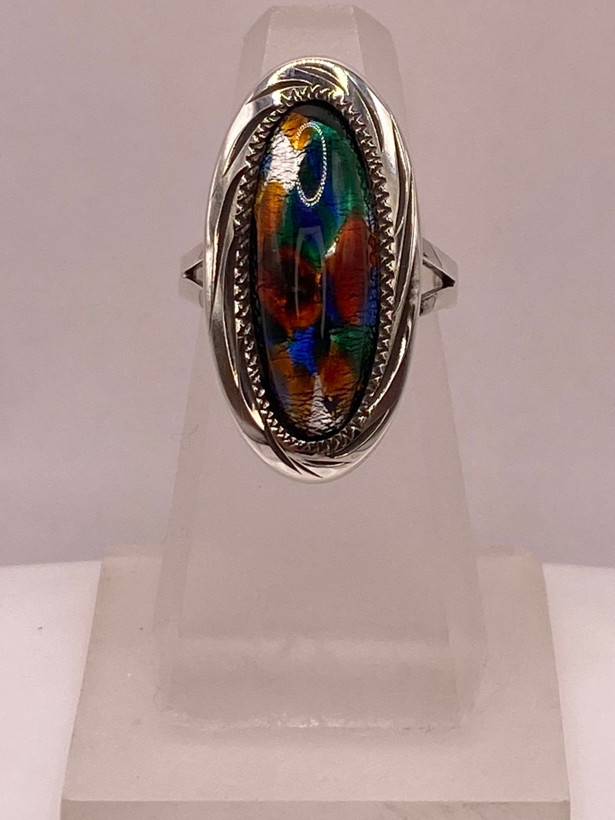 Anillo de Plata Ley 925 con Vidrio Dicroico Artístico, vista lateral