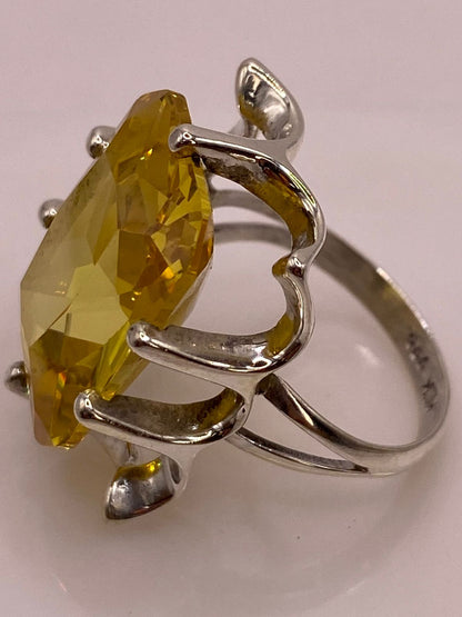 Anillo de Plata Ley 925 con Zirconia Amarilla Corte Radiante Diseño Elegante, sello de autenticidad Plata Ley .925