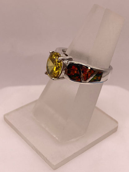 Anillo de Plata Ley 925 con Zirconia Amarilla y Ópalo de Fueg, vista superior
