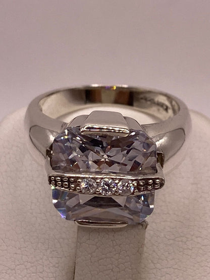 Anillo de Plata Ley 925 con Zirconia Blanca, sello de autenticidad Plata Ley .925