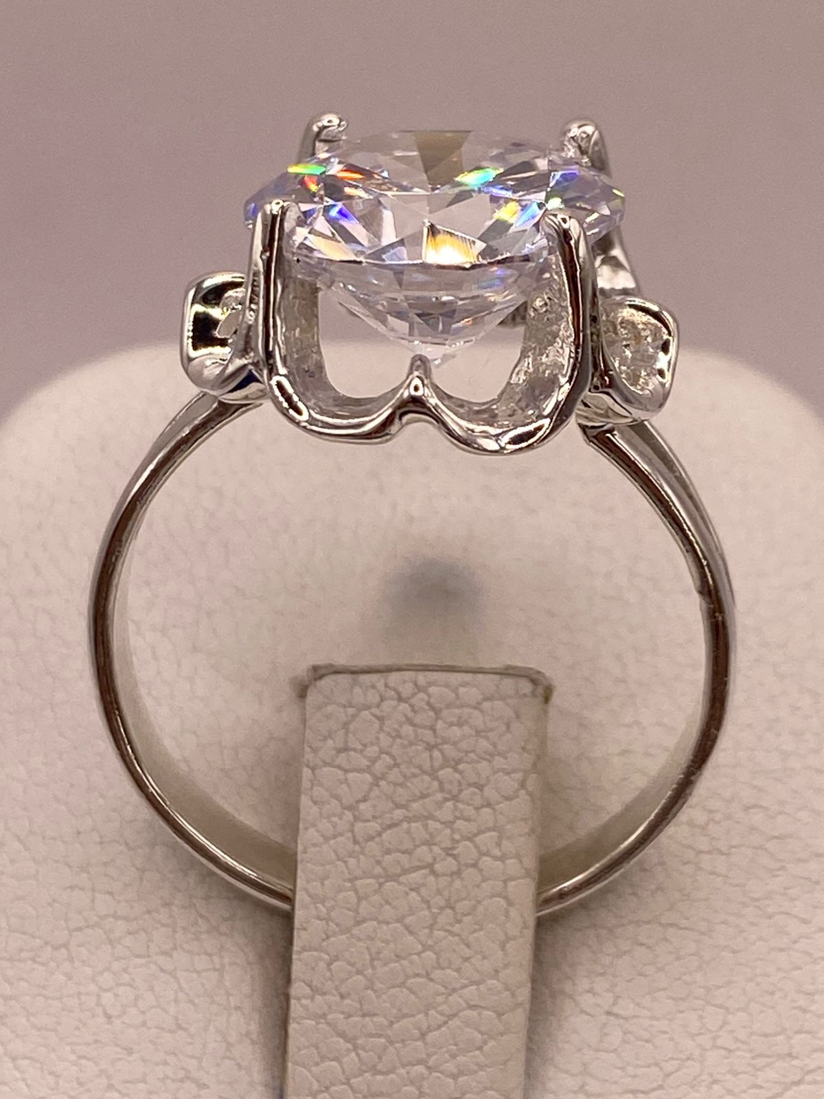 Anillo de Plata Ley 925 con Zirconia Blanca, vista posterior