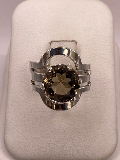 Anillo de Plata Ley 925 con Zirconia Color Champagne, vista de detalle