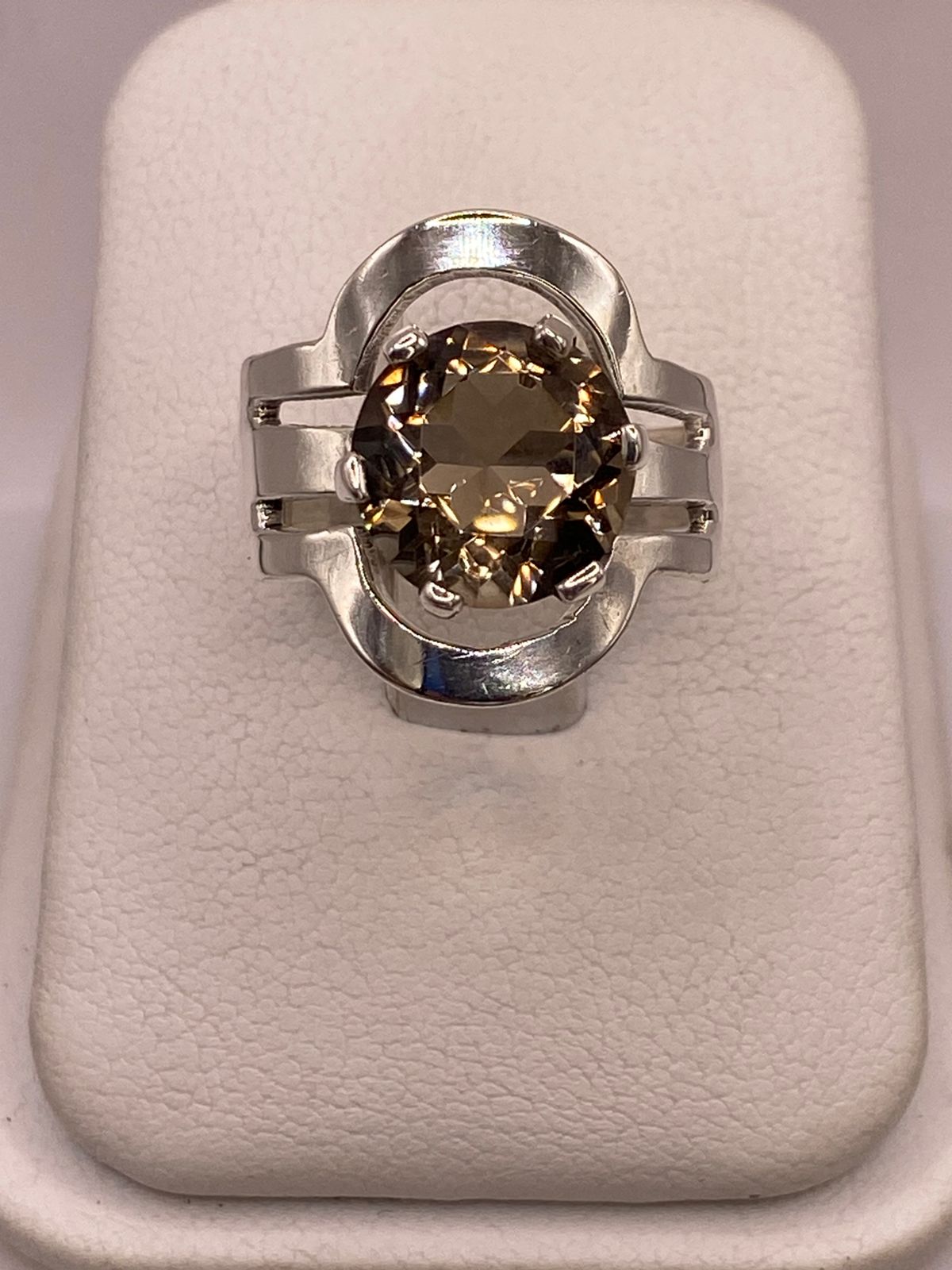 Anillo de Plata Ley 925 con Zirconia Color Champagne, vista frontal