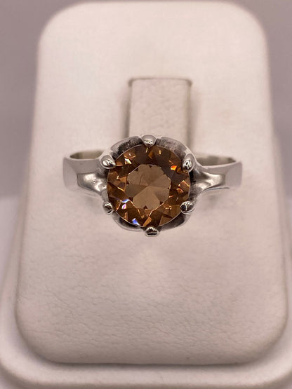 Anillo de Plata Ley 925 con Zirconia Color Champagne, vista de detalle