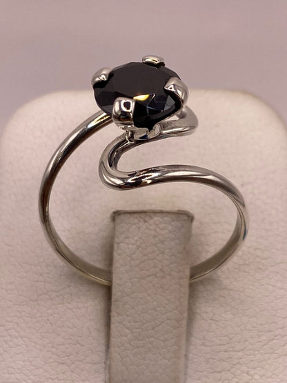 Anillo de Plata Ley 925 con Zirconia Negra, sello de autenticidad Plata Ley .925