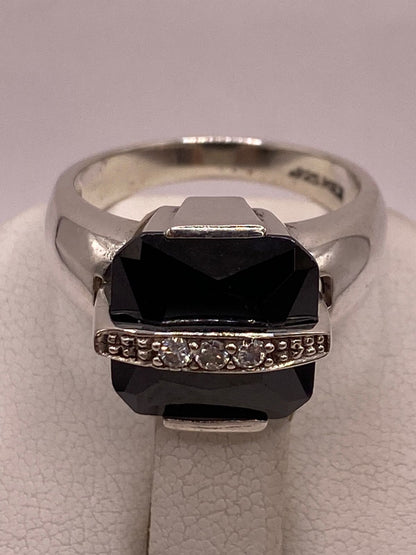 Anillo de Plata Ley 925 con Zirconia Negra, vista superior