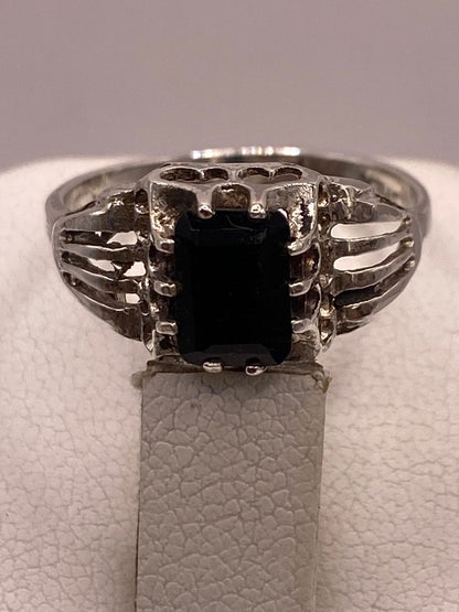 Anillo de Plata Ley 925 con Zirconia Negra Rectangular, sello de autenticidad Plata Ley .925