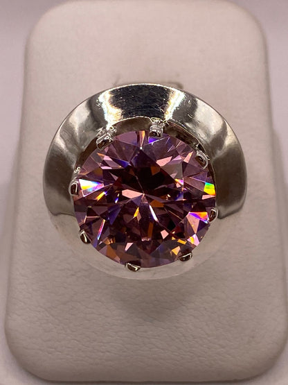 Anillo de Plata Ley 925 con Zirconia Rosa Corte Redondo Diseño Escultural, vista frontal