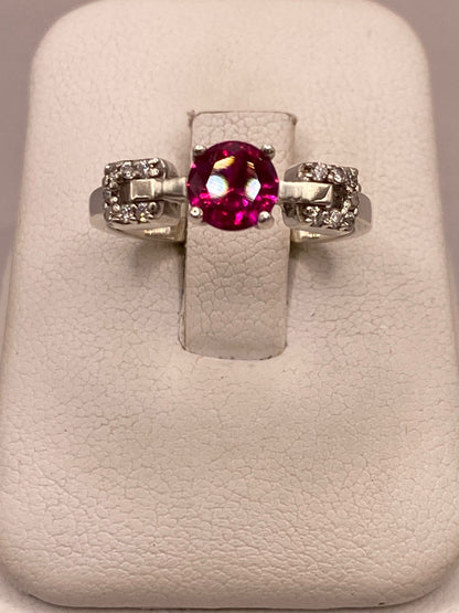 Anillo de Plata Ley 925 con Zirconia Rosa Diseño Elegante, vista frontal