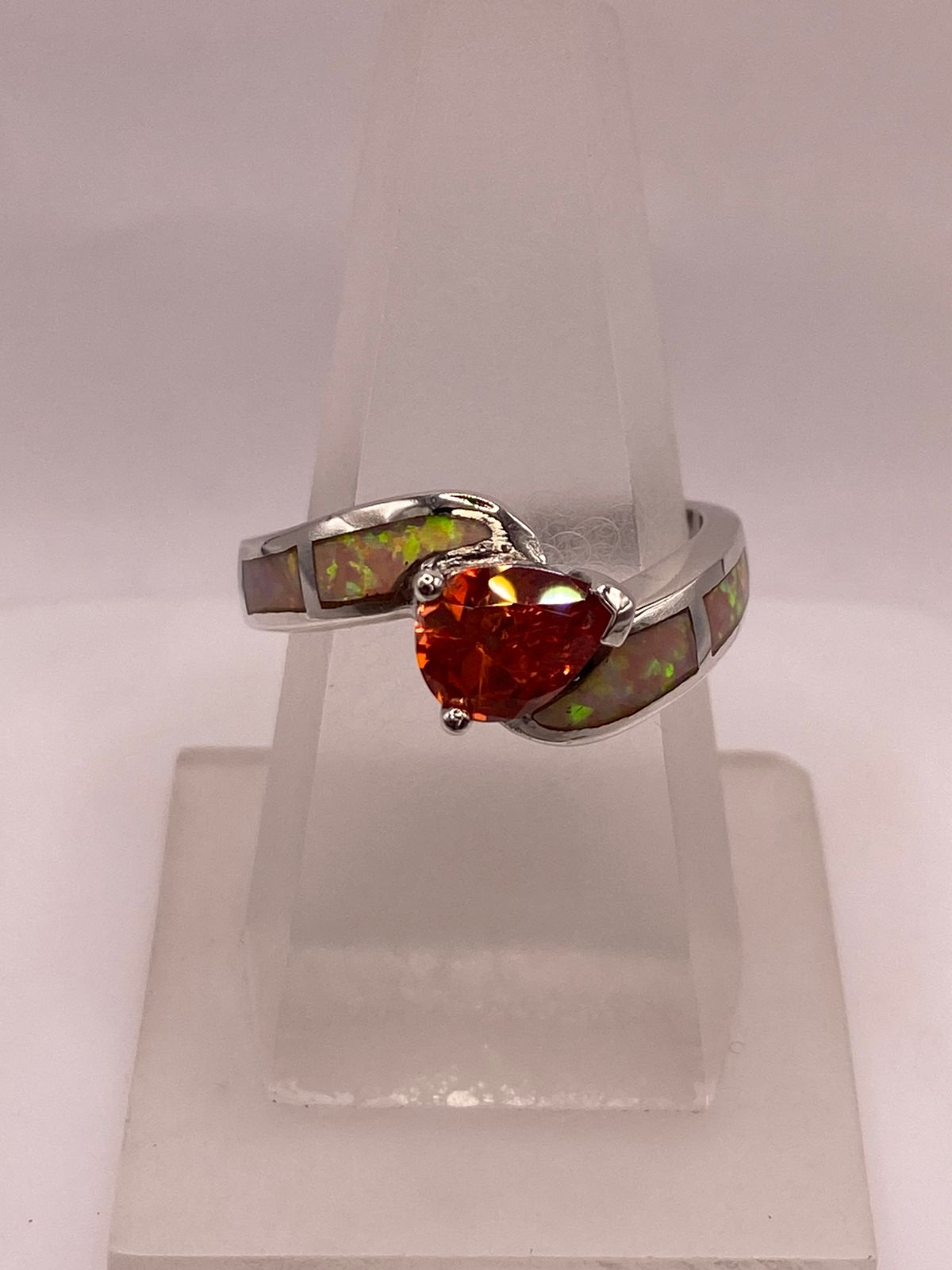 Anillo de Plata Ley 925 con Zirconia Naranja y Ópalo de Fuego, vista lateral
