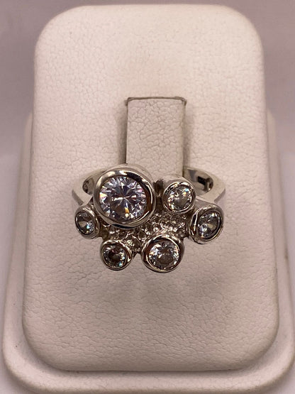 Anillo de Plata Ley 925 con Zirconias Blancas, vista superior