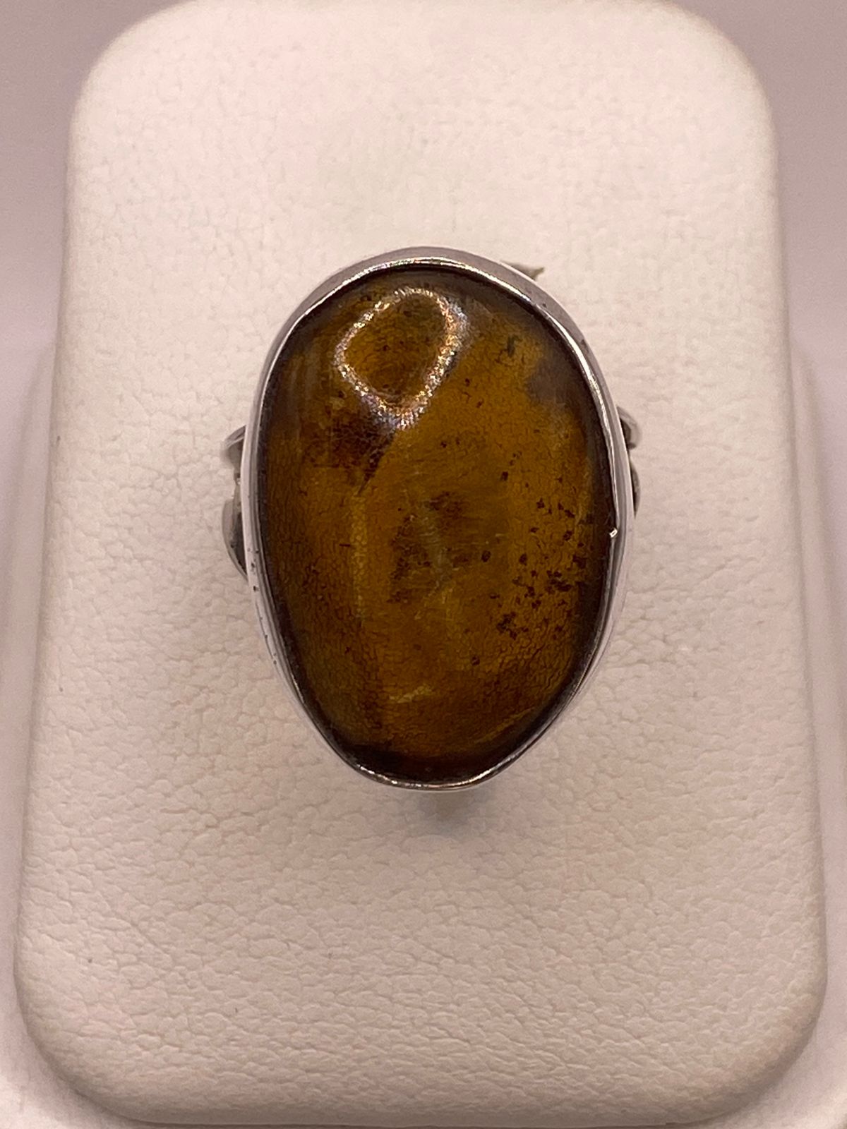 Anillo de Plata Ley 950 con Ámbar Natural, vista de detalle