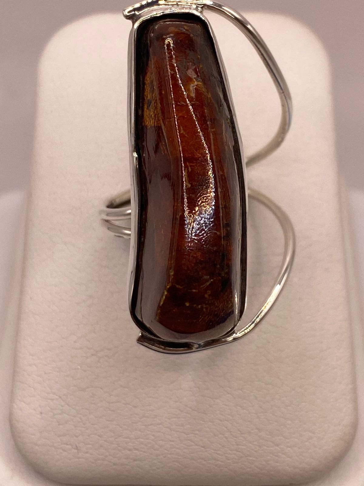 Anillo de Plata Ley 950 con Ámbar Natural, vista frontal
