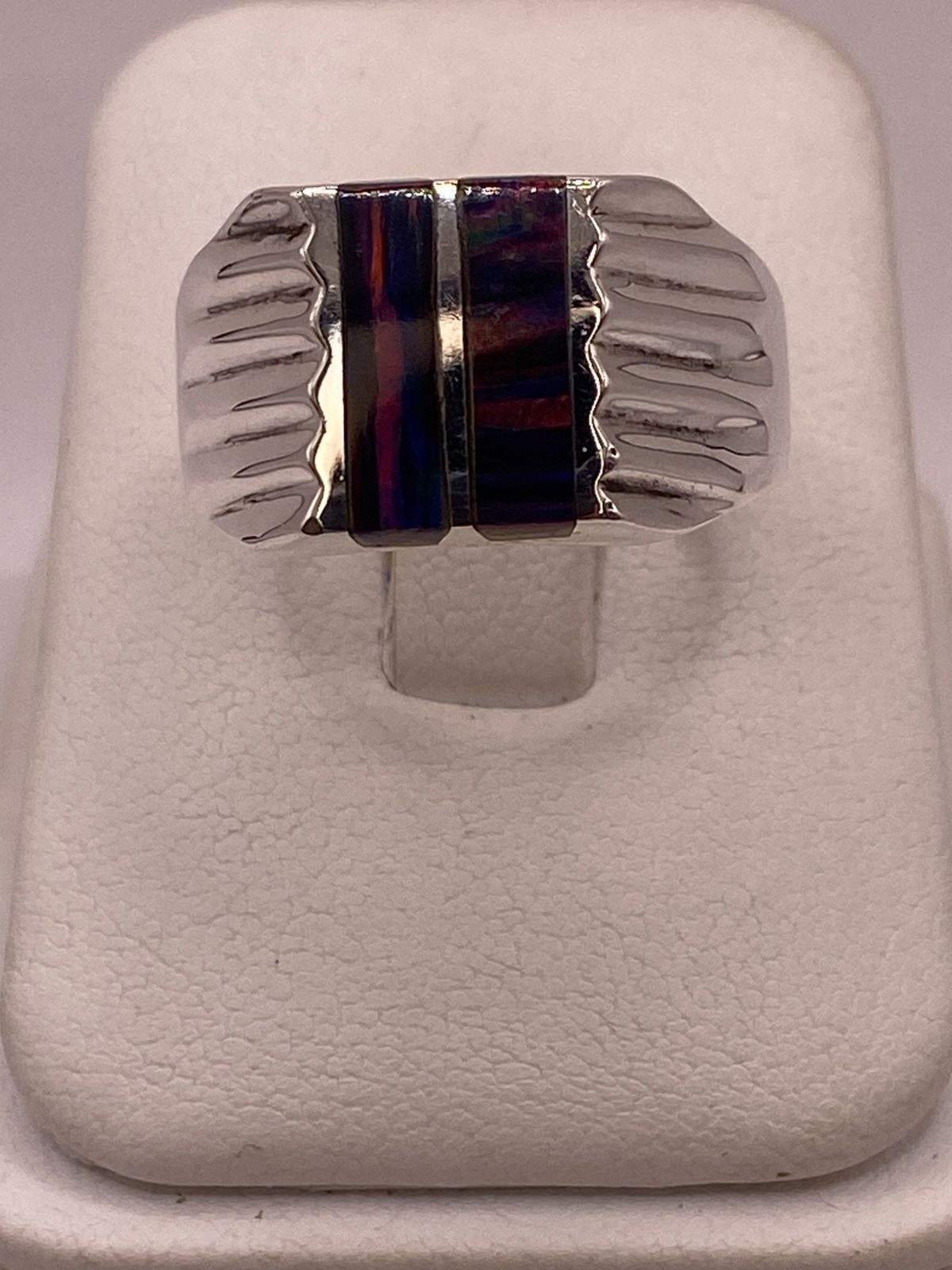 Anillo de Plata Ley 950 con Incrustación Iridiscente — vista lateral