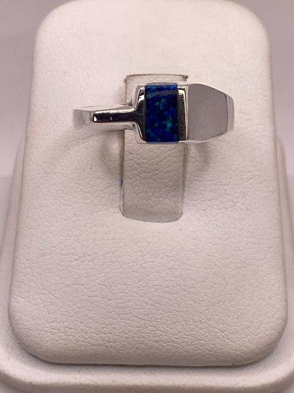 Anillo de Plata Ley 950 con Ópalo Azul Geométrico, vista lateral