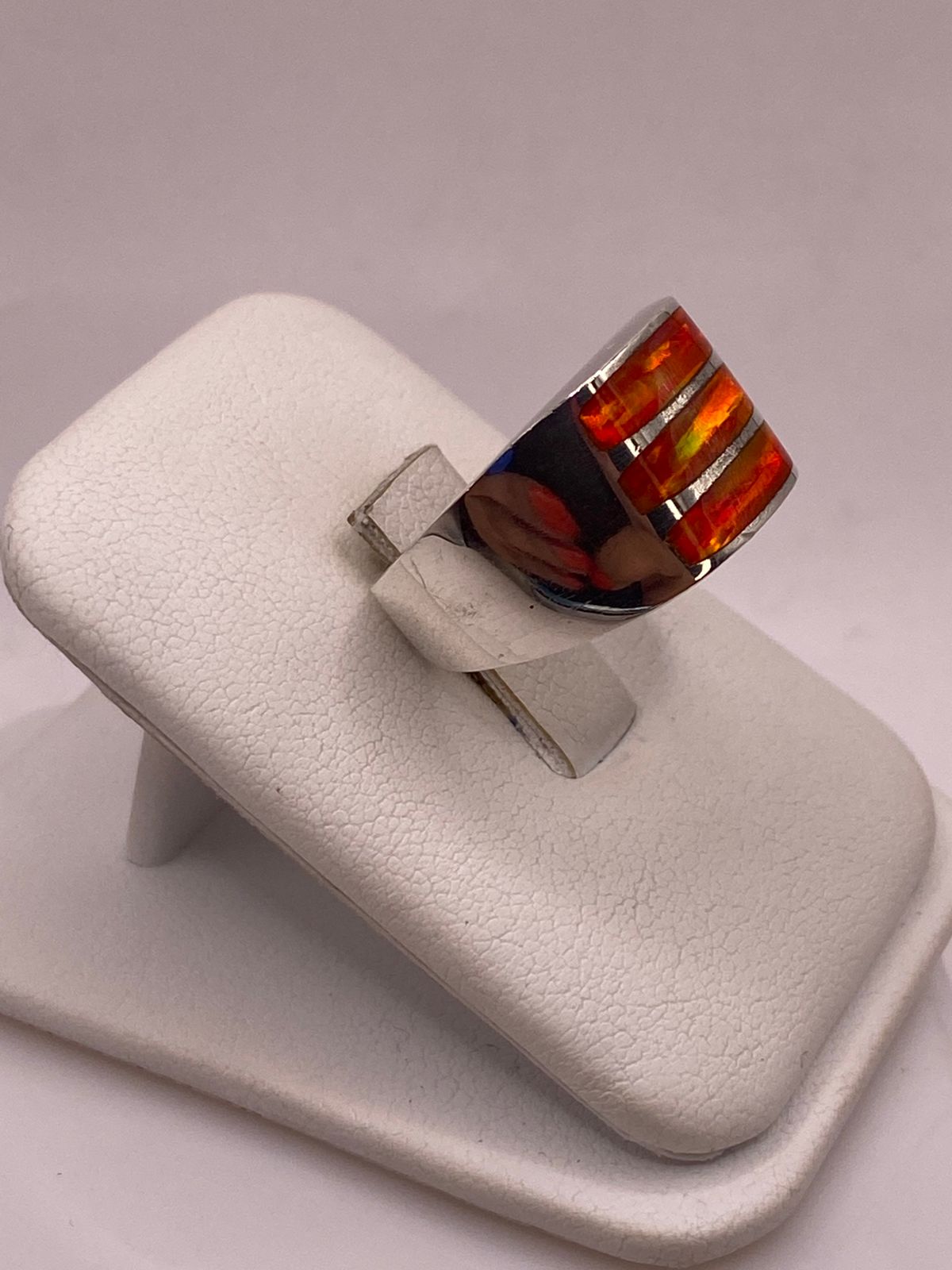 Anillo de Plata Ley 950 con Ópalo de Fuego, vista lateral