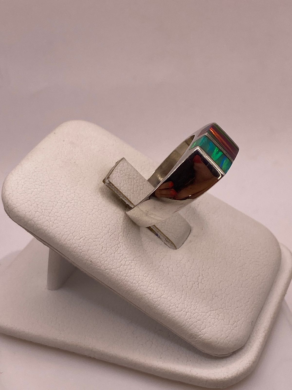Anillo de Plata Ley 950 con Ópalo de Fuego, vista lateral