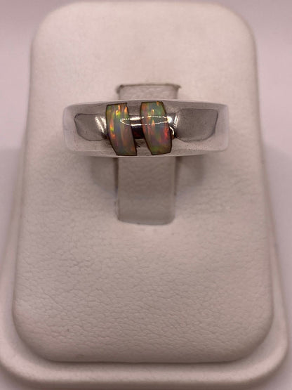 Anillo de Plata Ley 950 con Ópalo de Fuego, vista de detalle