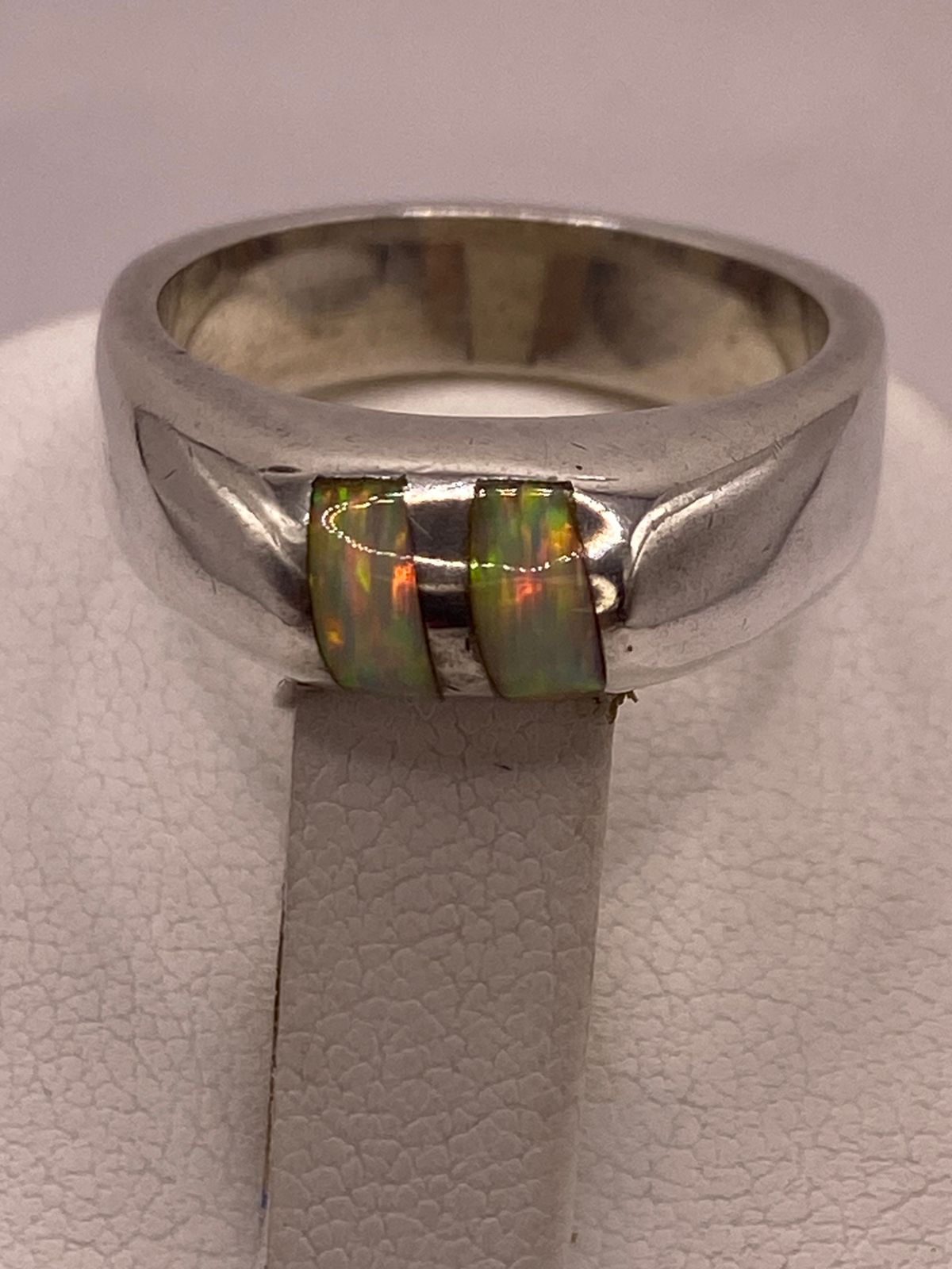 Anillo de Plata Ley 950 con Ópalo de Fuego, sello de autenticidad Plata Ley .925