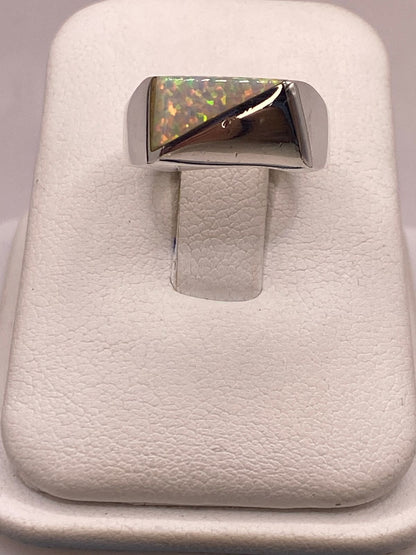 Anillo de Plata Ley 950 con Ópalo de Fuego Geométrico, vista lateral