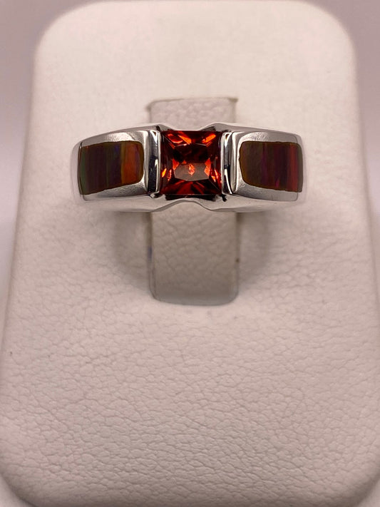 Anillo de Plata Ley 950 con Ópalo de Fuego Multicolor y Zirconia Naranja — ángulo diagonal