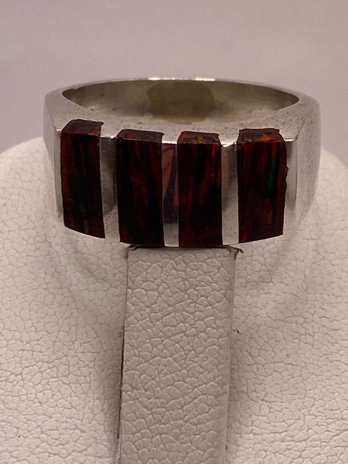 Anillo de Plata Ley 950 con Ópalo de Fuego Rojo, sello de autenticidad Plata Ley .925