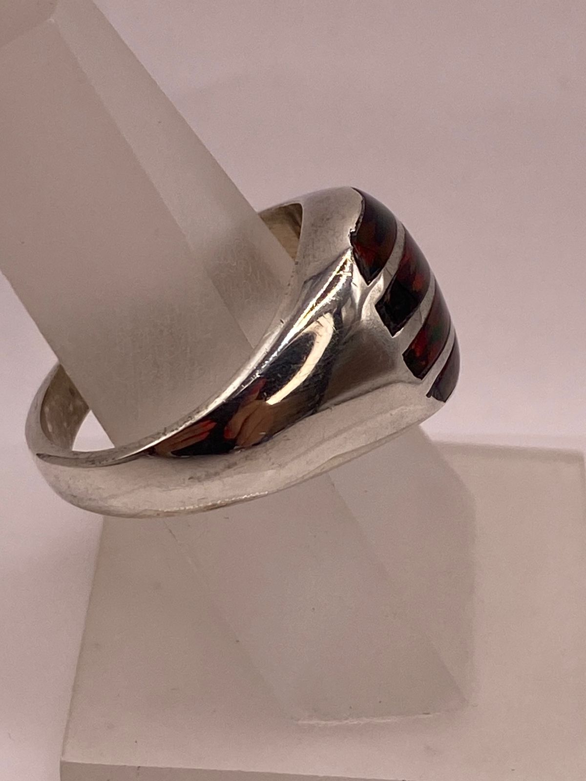 Anillo de Plata Ley 950 con Ópalo de Fuego Rojo, sello de autenticidad Plata Ley .925