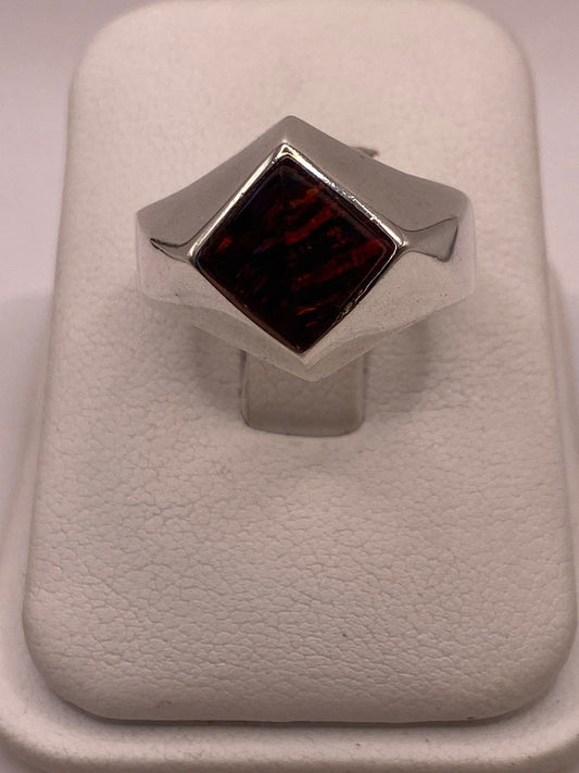 Anillo de Plata Ley 950 con Ópalo de Fuego Rojo — ángulo diagonal