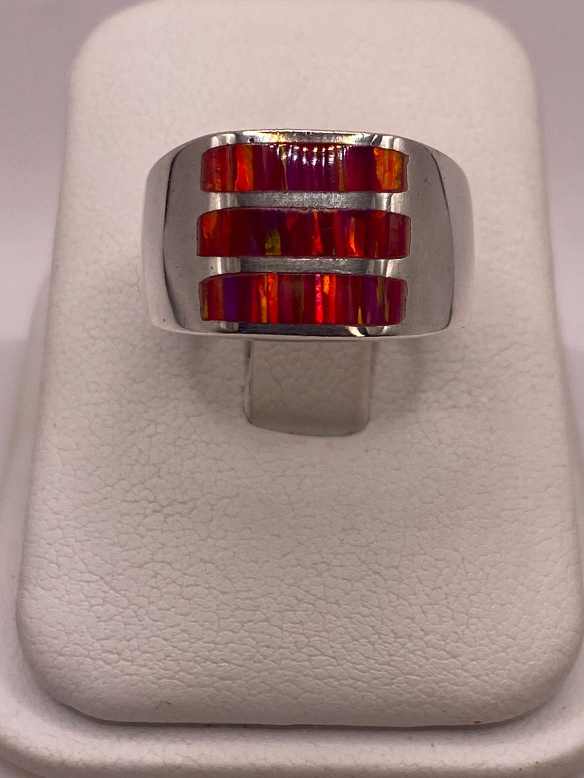 Anillo de Plata Ley 950 con Ópalo de Fuego Rosa y Morado — vista lateral