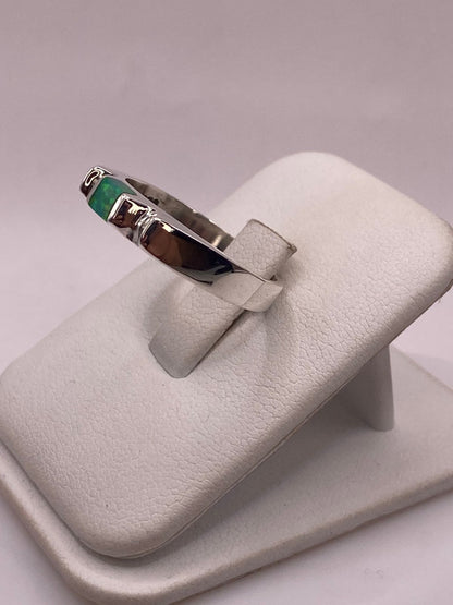 Anillo de Plata Ley 950 con Ópalo de Fuego Verde Cuadrado, vista lateral